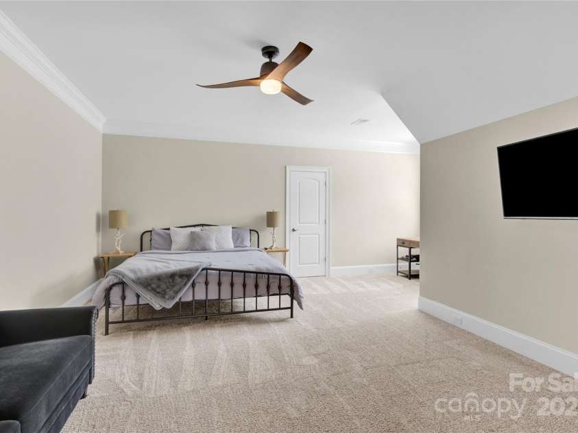 141 Castle Drive, Mooresville, NC 28117.  MLS# CAR4271681, YatesRealty ID 24005. 