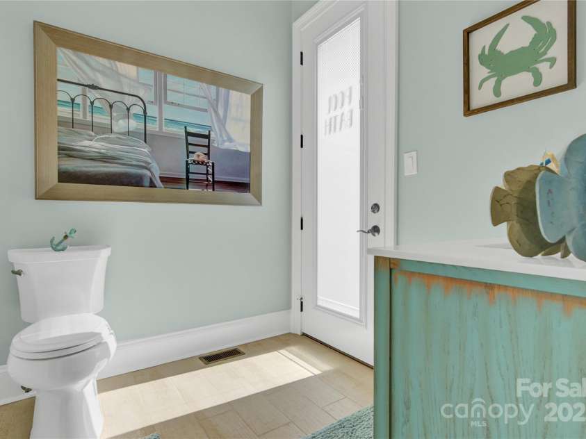 141 Castle Drive, Mooresville, NC 28117.  MLS# CAR4271681, YatesRealty ID 24005. 