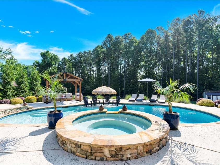 141 Castle Drive, Mooresville, NC 28117.  MLS# CAR4271681, YatesRealty ID 24005. 