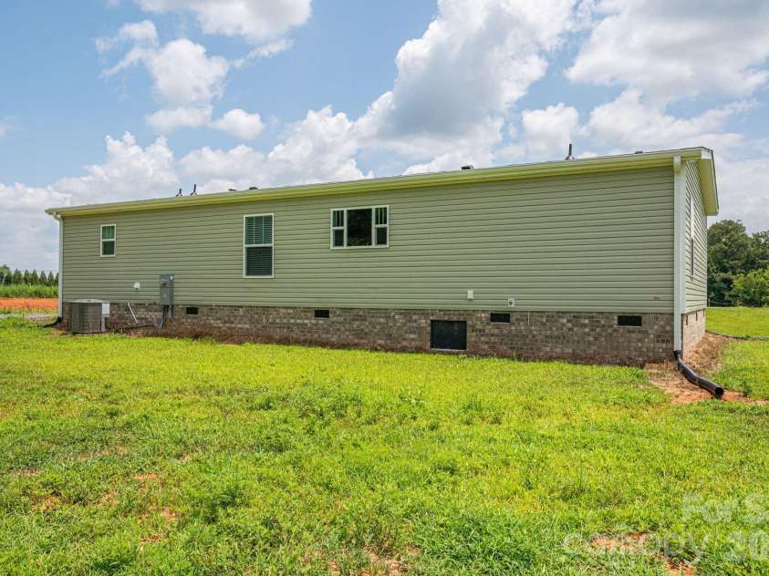 808 Eagleview Lane, Lawndale, NC 28090.  MLS# CAR4359481, YatesRealty ID 24005. 