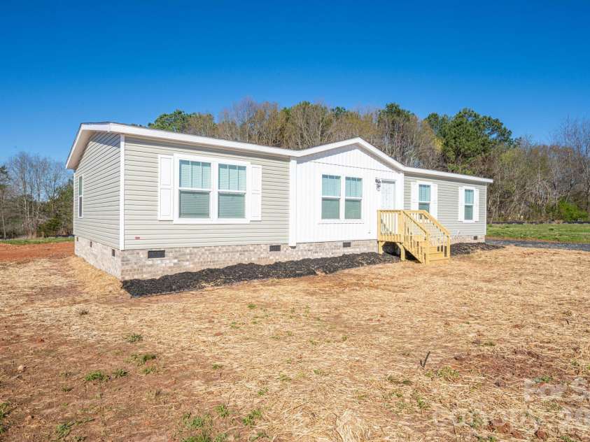 808 Eagleview Lane, Lawndale, NC 28090.  MLS# CAR4359481, YatesRealty ID 24005. Exterior
