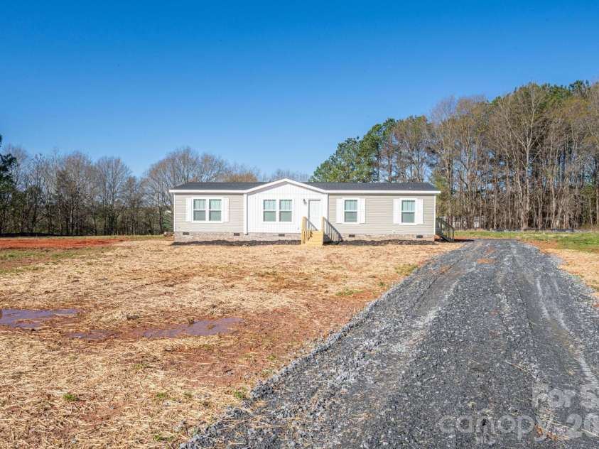 808 Eagleview Lane, Lawndale, NC 28090.  MLS# CAR4359481, YatesRealty ID 24005. Exterior