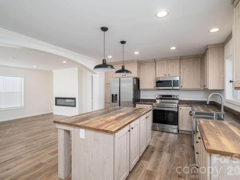 808 Eagleview Lane, Lawndale, NC 28090.  MLS# CAR4359481, YatesRealty ID 24005. Kitchen