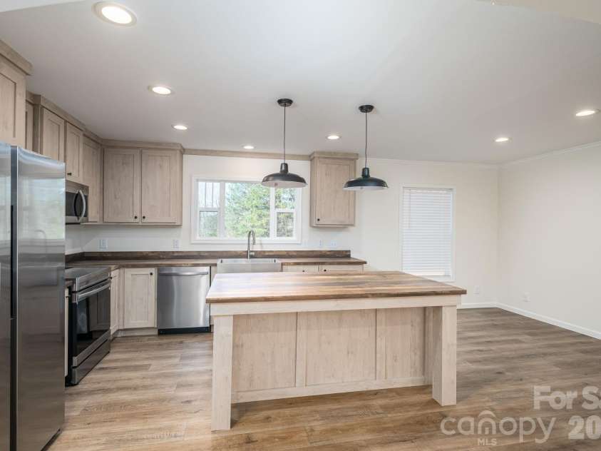 808 Eagleview Lane, Lawndale, NC 28090.  MLS# CAR4359481, YatesRealty ID 24005. Kitchen