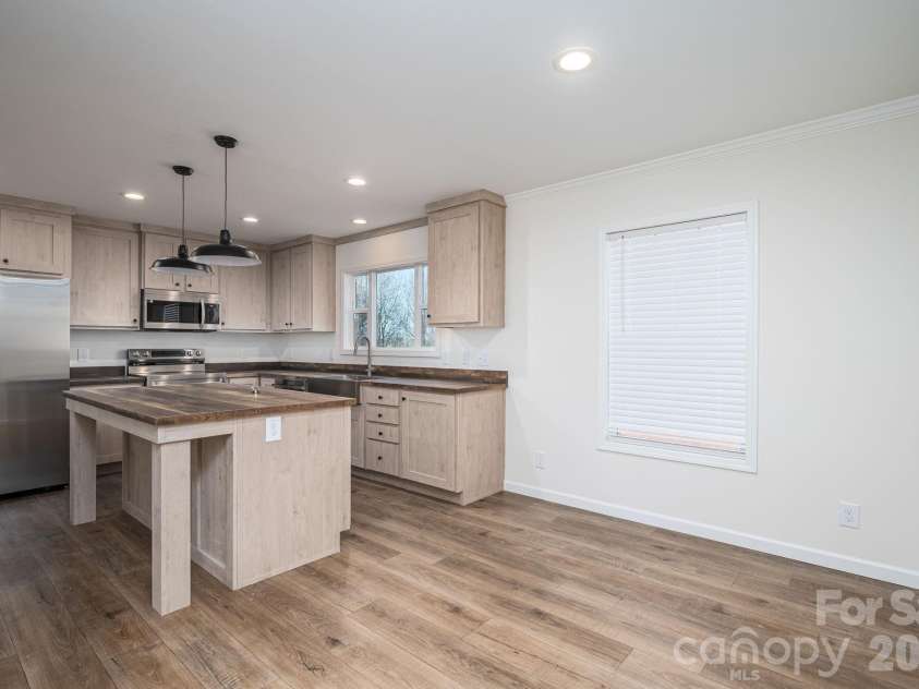 808 Eagleview Lane, Lawndale, NC 28090.  MLS# CAR4359481, YatesRealty ID 24005. Kitchen