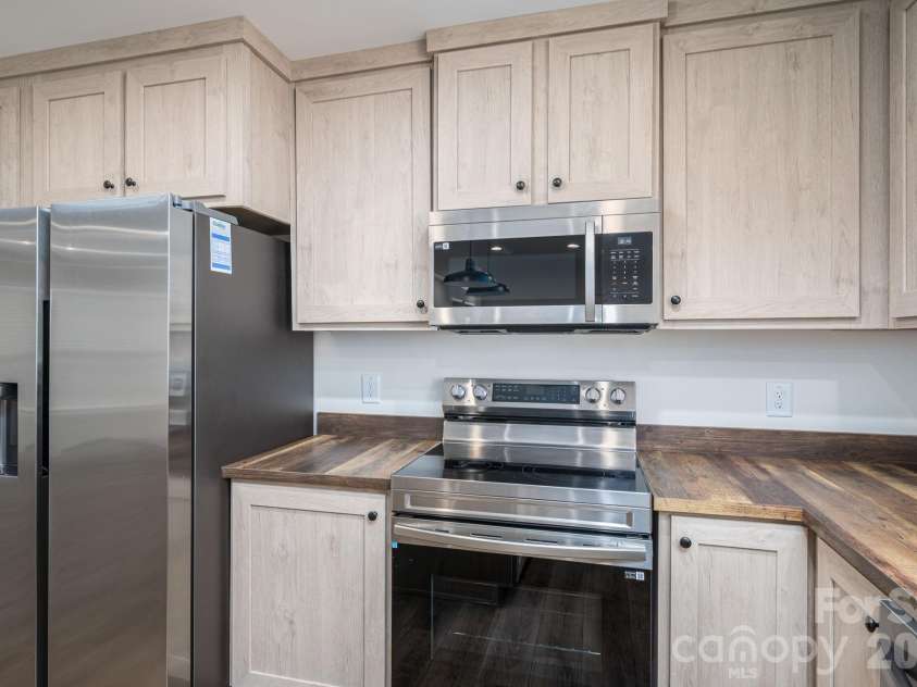 808 Eagleview Lane, Lawndale, NC 28090.  MLS# CAR4359481, YatesRealty ID 24005. Kitchen