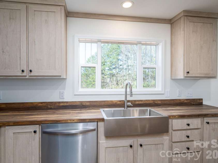 808 Eagleview Lane, Lawndale, NC 28090.  MLS# CAR4359481, YatesRealty ID 24005. Kitchen