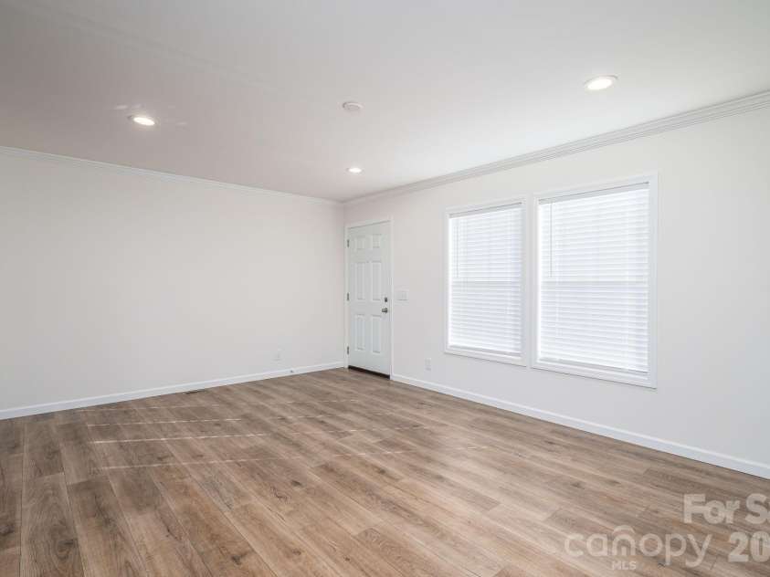 808 Eagleview Lane, Lawndale, NC 28090.  MLS# CAR4359481, YatesRealty ID 24005. Living Room