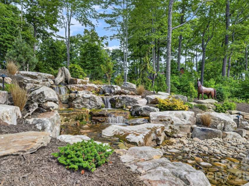 270 Osprey Drive, Banner Elk, NC 28604.  MLS# CAR4373242, YatesRealty ID 24006. 