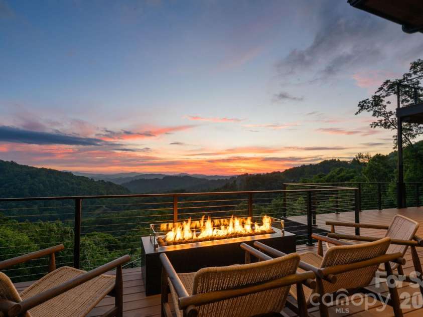 270 Osprey Drive, Banner Elk, NC 28604.  MLS# CAR4373242, YatesRealty ID 24006. Enjoy sunset views by the fire