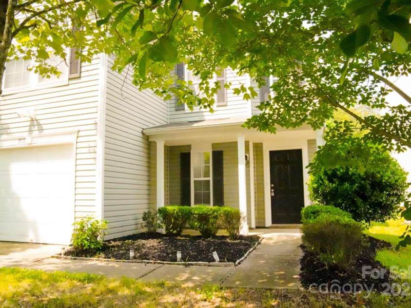 7619 Monarch Birch Lane, Charlotte, NC 28215.  MLS# CAR4273922, YatesRealty ID 24006. 