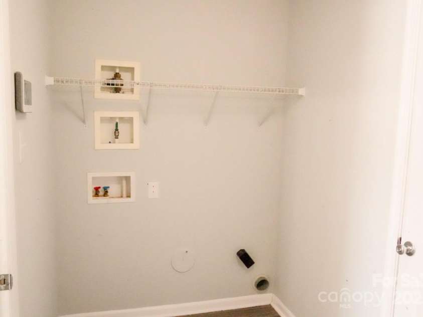7619 Monarch Birch Lane, Charlotte, NC 28215.  MLS# CAR4273922, YatesRealty ID 24006. Washer & Dryer Hookup