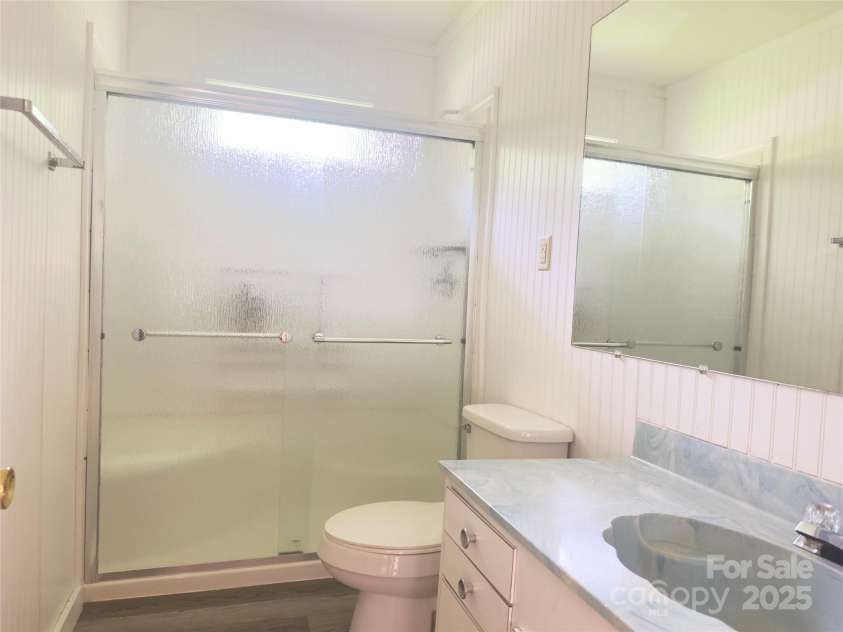 30 Cypress Road, Marion, NC 28752.  MLS# CAR4273463, YatesRealty ID 24007. Full bathroom