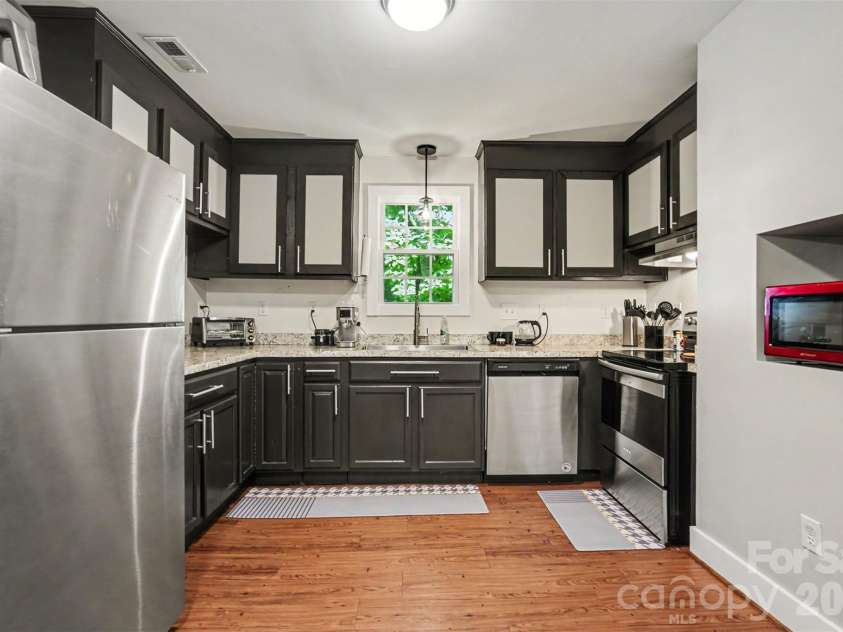 611 4th Avenue, Gastonia, NC 28054.  MLS# CAR4383976, YatesRealty ID 24007. 