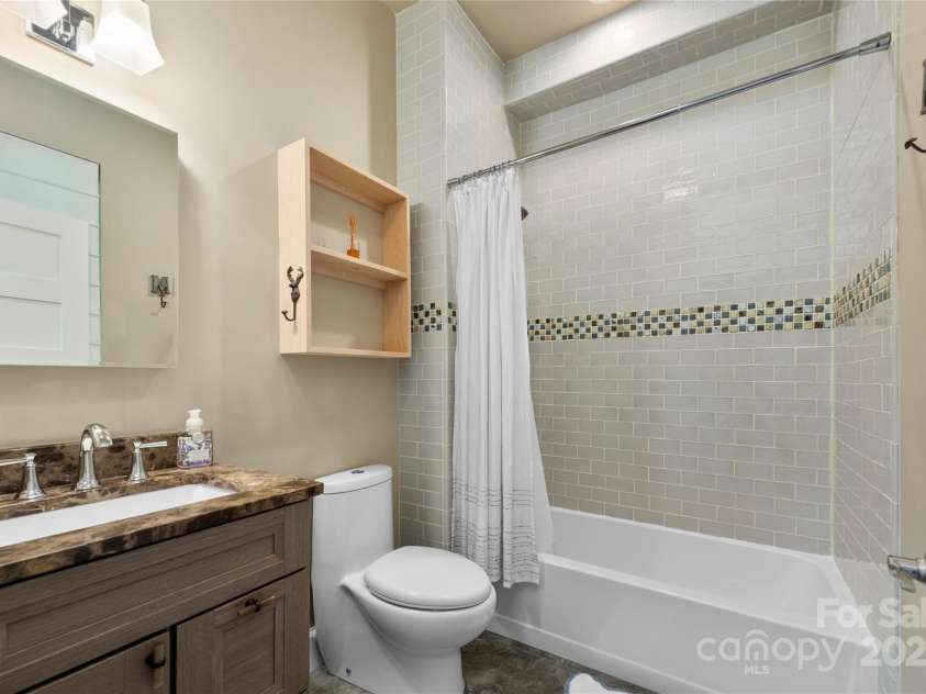 195 Jordan Street, Hendersonville, NC 28739.  MLS# CAR4276195, YatesRealty ID 24008. 