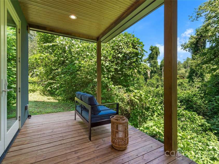 195 Jordan Street, Hendersonville, NC 28739.  MLS# CAR4276195, YatesRealty ID 24008. 