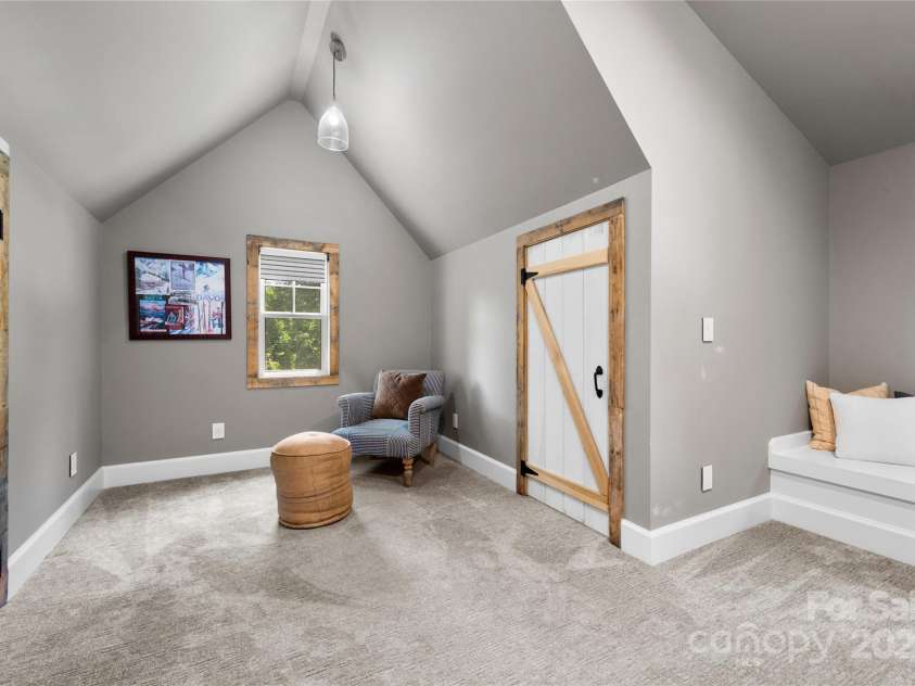 195 Jordan Street, Hendersonville, NC 28739.  MLS# CAR4276195, YatesRealty ID 24008. 