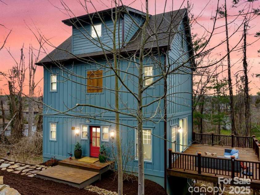 195 Jordan Street, Hendersonville, NC 28739.  MLS# CAR4276195, YatesRealty ID 24008. 