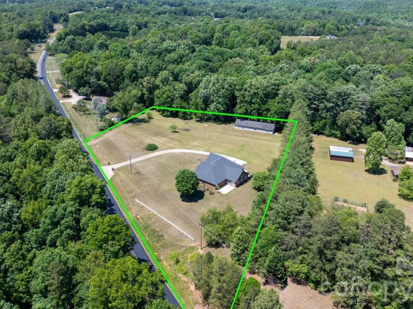 2201 Teague Town Road, Taylorsville, NC 28681.  MLS# CAR4383390, YatesRealty ID 24009. Highlighted lines are approximate