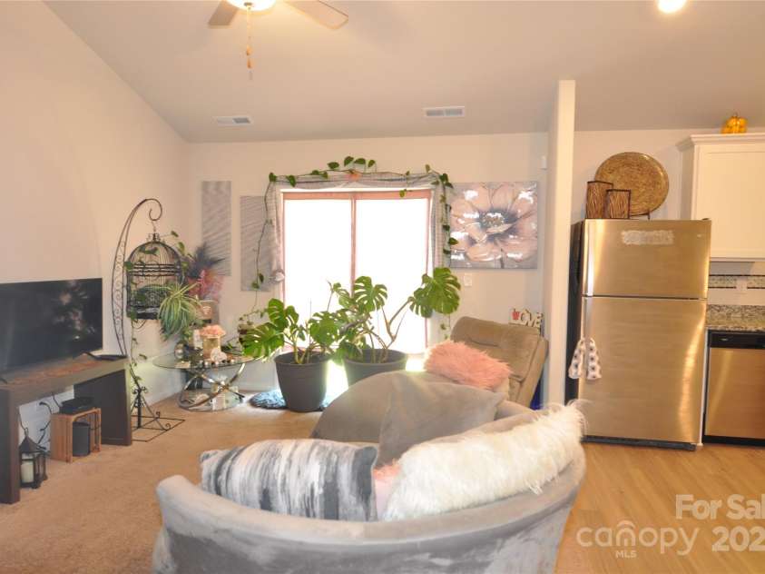 636 Lancelot Drive, Richburg, SC 29729.  MLS# CAR4275842, YatesRealty ID 24009. 
