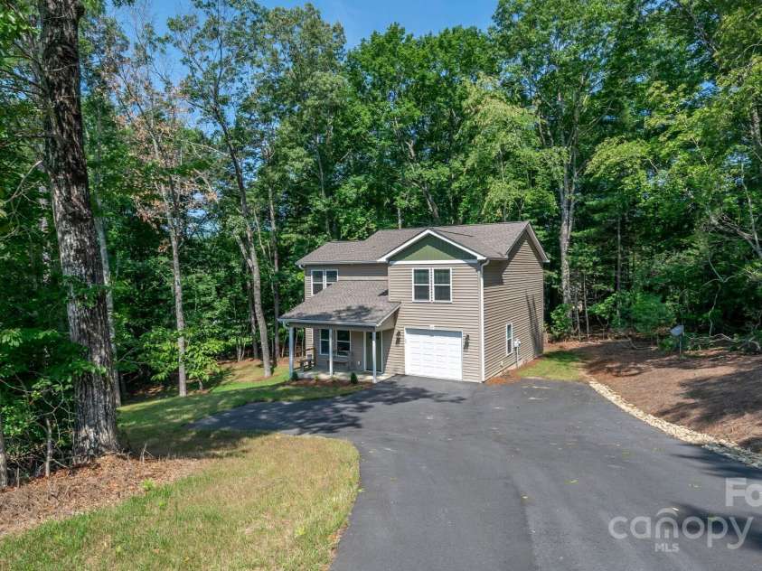 28 Arnie Drive, Etowah, NC 28729.  MLS# CAR4237201, YatesRealty ID 2401. 