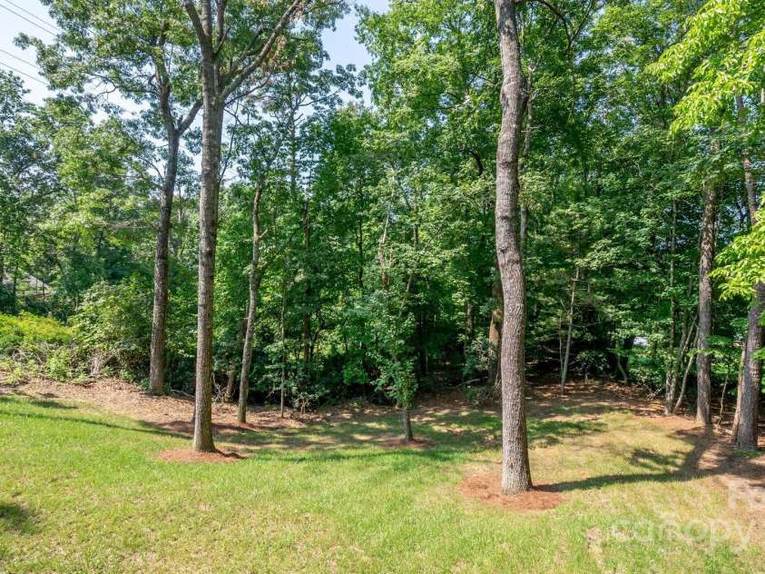 28 Arnie Drive, Etowah, NC 28729.  MLS# CAR4237201, YatesRealty ID 2401. 