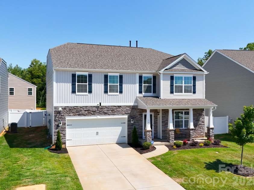 149 Giant Oak Avenue, Statesville, NC 28677.  MLS# CAR4383198, YatesRealty ID 24010. 