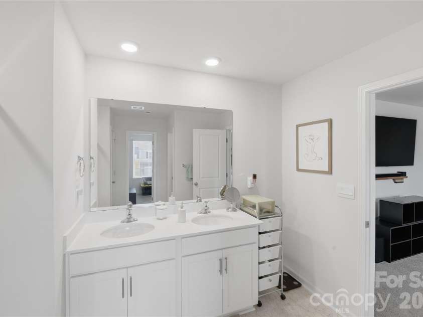 149 Giant Oak Avenue, Statesville, NC 28677.  MLS# CAR4383198, YatesRealty ID 24010. 