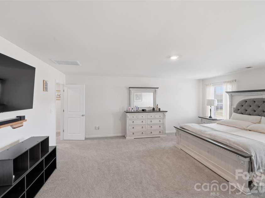 149 Giant Oak Avenue, Statesville, NC 28677.  MLS# CAR4383198, YatesRealty ID 24010. 