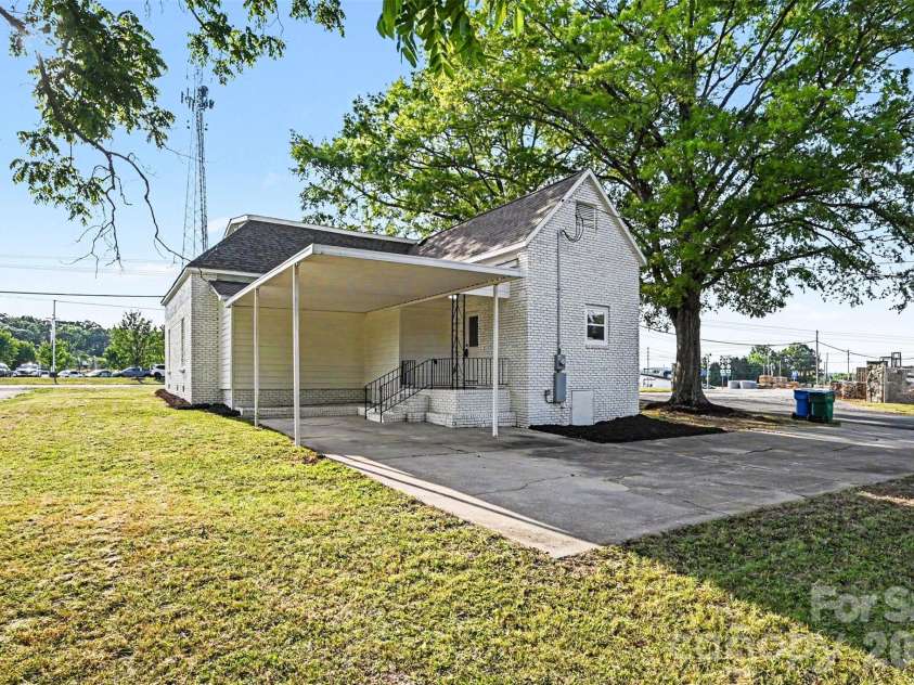 405 Aquadale Road, Albemarle, NC 28001.  MLS# CAR4383064, YatesRealty ID 24011. Backyard