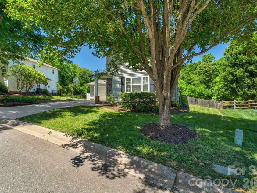 107 Howe Street, Belmont, NC 28012.  MLS# CAR4382704, YatesRealty ID 24012. 