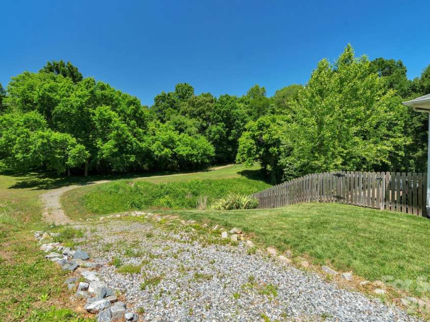 107 Howe Street, Belmont, NC 28012.  MLS# CAR4382704, YatesRealty ID 24012. 