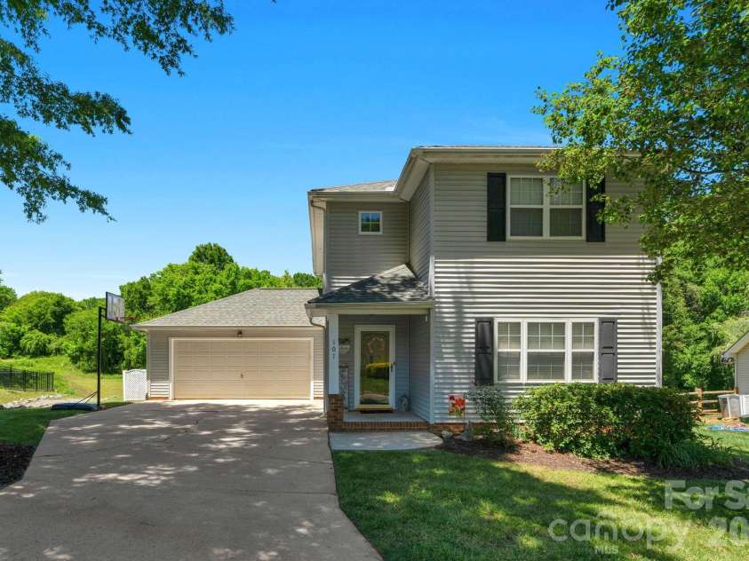 107 Howe Street, Belmont, NC 28012.  MLS# CAR4382704, YatesRealty ID 24012. 