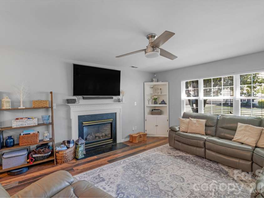 107 Howe Street, Belmont, NC 28012.  MLS# CAR4382704, YatesRealty ID 24012. GAS LOG FIREPLACE