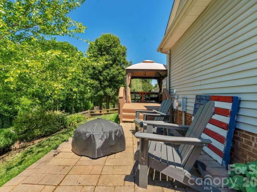 107 Howe Street, Belmont, NC 28012.  MLS# CAR4382704, YatesRealty ID 24012. PAVED PATIO AREA