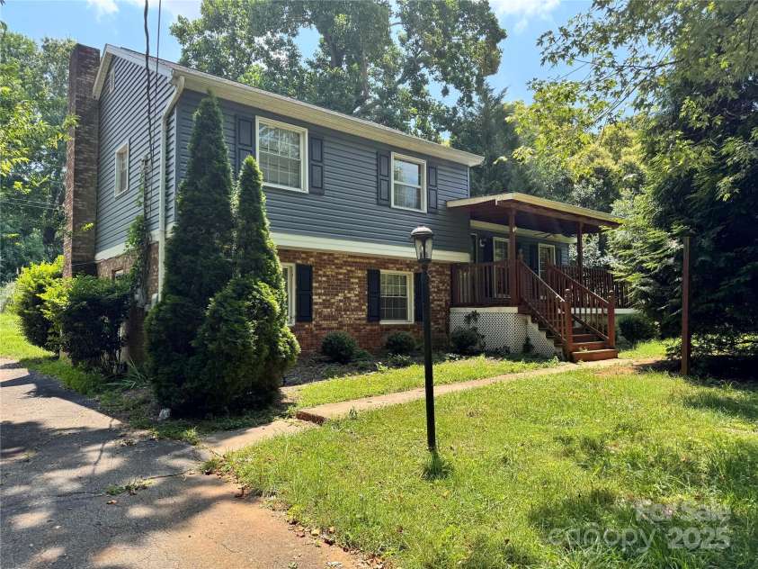 2216 Helen Drive, Gastonia, NC 28054.  MLS# CAR4275742, YatesRealty ID 24012. 