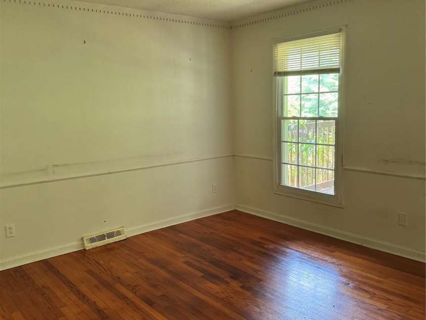 2216 Helen Drive, Gastonia, NC 28054.  MLS# CAR4275742, YatesRealty ID 24012. 