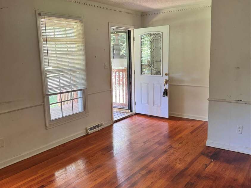 2216 Helen Drive, Gastonia, NC 28054.  MLS# CAR4275742, YatesRealty ID 24012. 