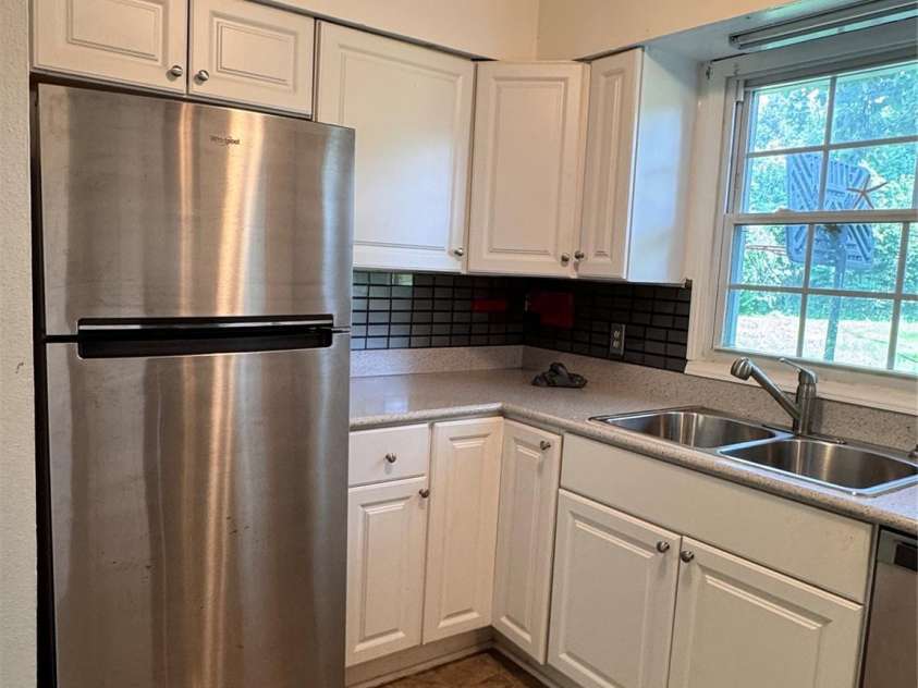 2216 Helen Drive, Gastonia, NC 28054.  MLS# CAR4275742, YatesRealty ID 24012. 