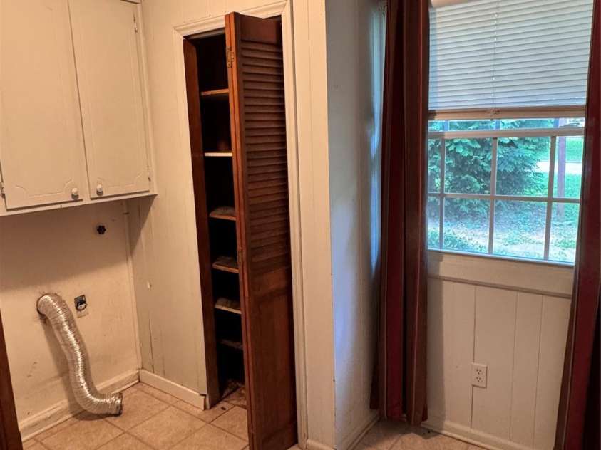 2216 Helen Drive, Gastonia, NC 28054.  MLS# CAR4275742, YatesRealty ID 24012. 