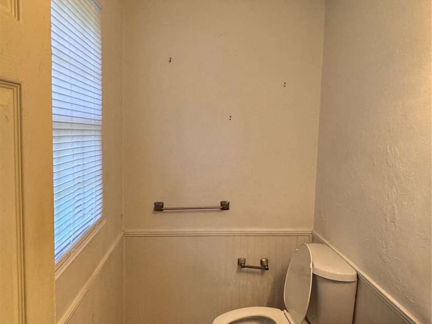 2216 Helen Drive, Gastonia, NC 28054.  MLS# CAR4275742, YatesRealty ID 24012. 