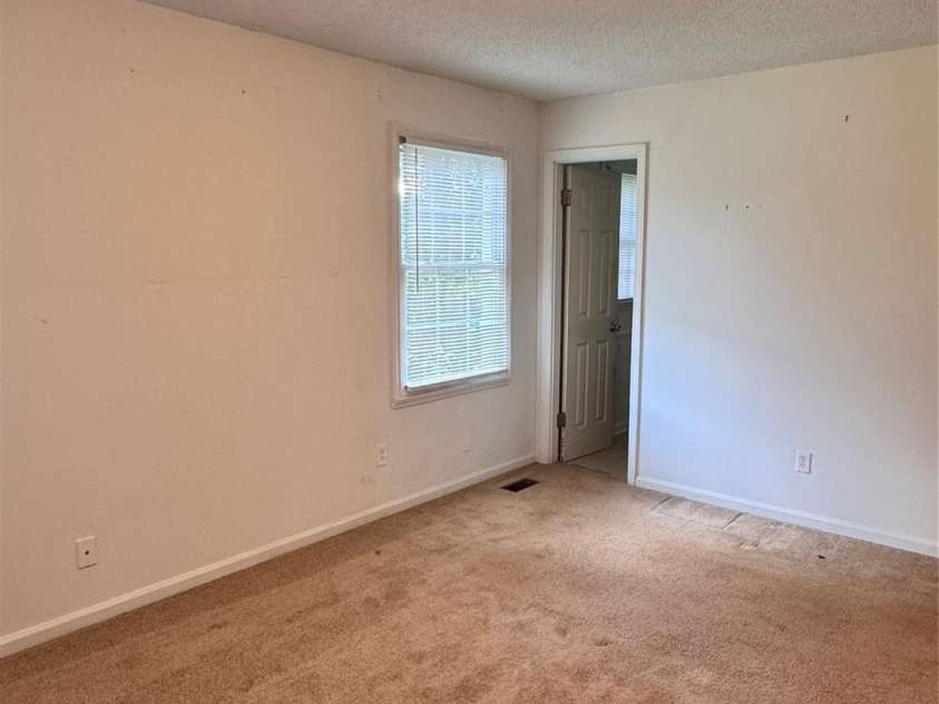 2216 Helen Drive, Gastonia, NC 28054.  MLS# CAR4275742, YatesRealty ID 24012. 