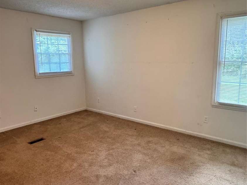 2216 Helen Drive, Gastonia, NC 28054.  MLS# CAR4275742, YatesRealty ID 24012. 