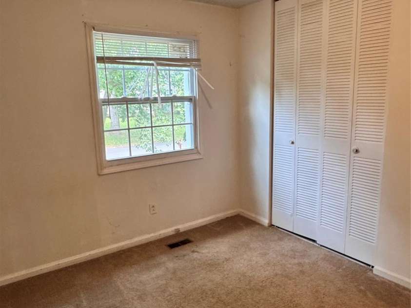 2216 Helen Drive, Gastonia, NC 28054.  MLS# CAR4275742, YatesRealty ID 24012. 