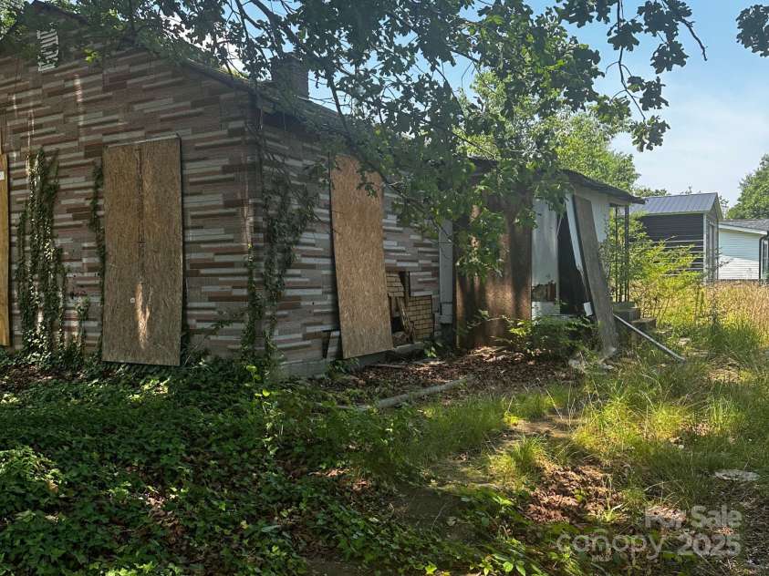 1554 Forum Lane, Iron Station, NC 28080.  MLS# CAR4273636, YatesRealty ID 24013. 