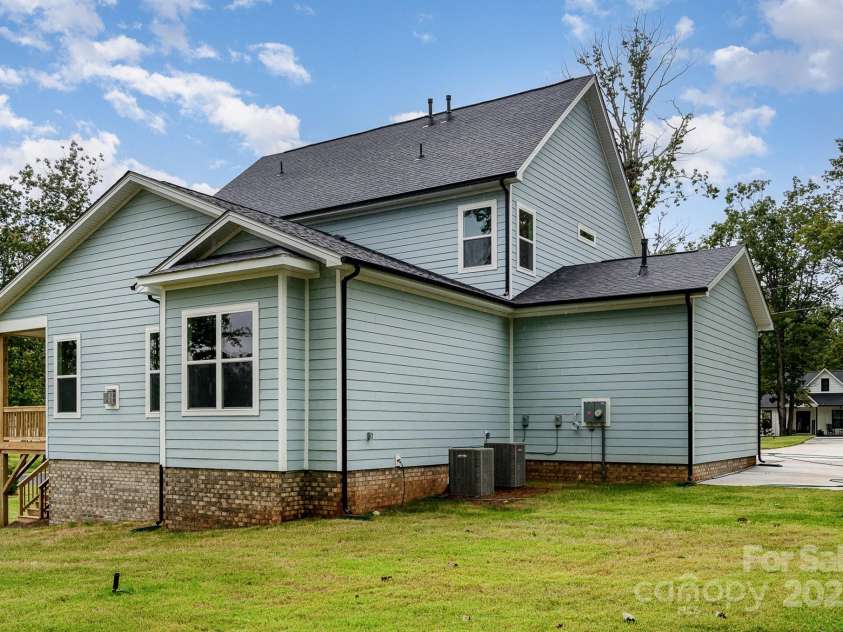 562 Shepherd Lane, Clover, SC 29710.  MLS# CAR4203833, YatesRealty ID 24014. 