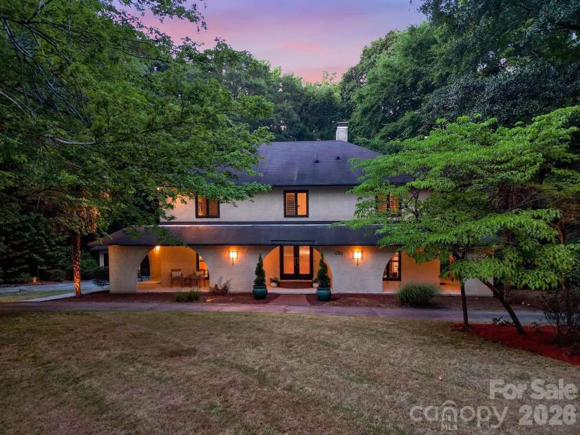 6512 Carmel Hills Drive, Charlotte, NC 28226.  MLS# CAR4381922, YatesRealty ID 24014. 