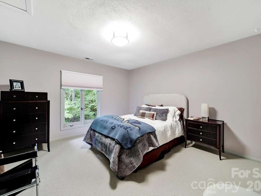 6512 Carmel Hills Drive, Charlotte, NC 28226.  MLS# CAR4381922, YatesRealty ID 24014. 