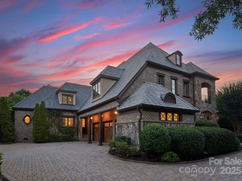 300 Eagle Bend Drive, Waxhaw, NC 28173.  MLS# CAR4277077, YatesRealty ID 24015. 