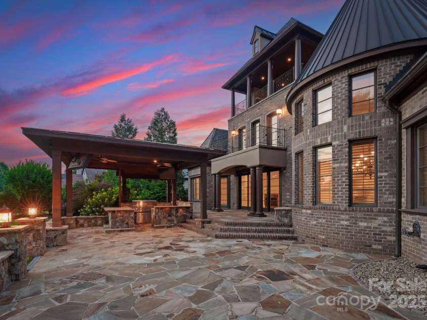 300 Eagle Bend Drive, Waxhaw, NC 28173.  MLS# CAR4277077, YatesRealty ID 24015. 